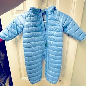 Primary baby lightweight puffer suit size 6-12 months. In great condition!